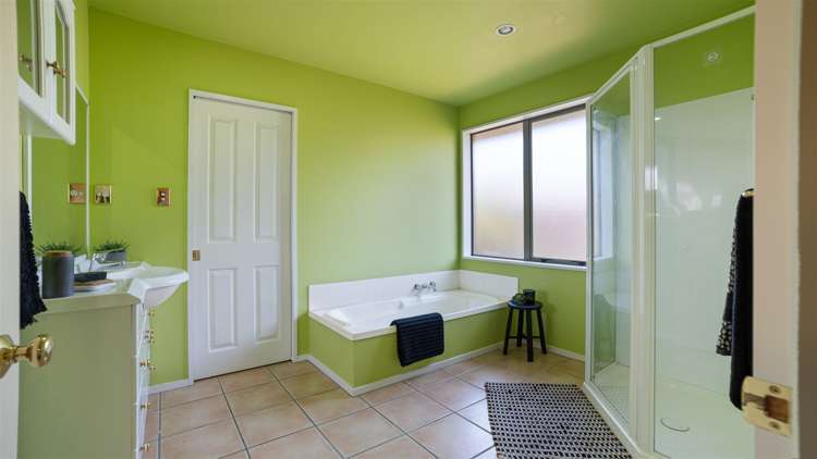 21 Springs Road Hornby_14