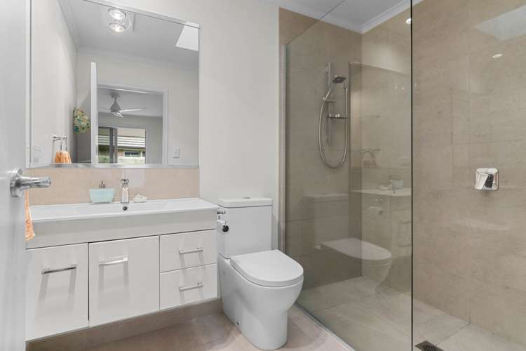 18 Kowi Lakes Drive One Tree Point_11