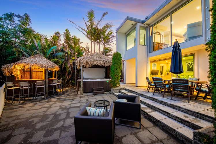 11 Hoskins Avenue Hillsborough_24