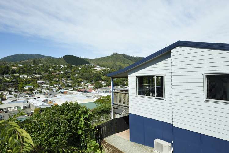 22 Saint Lawrence Street Toi Toi_15