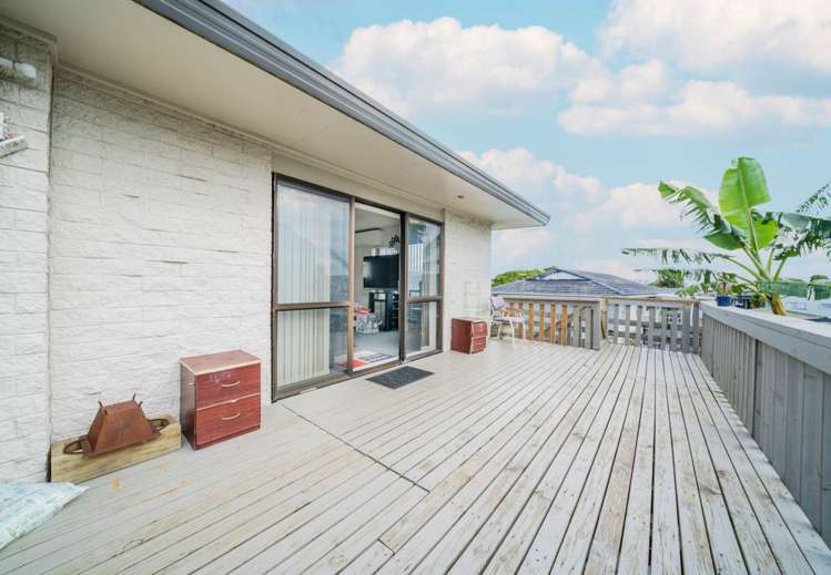 2/18 Frobisher Way Clendon Park_2