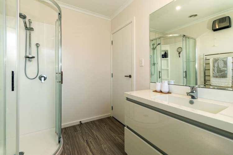 4 Redhaven Rise Netherby_23