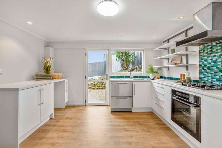 8 Glenn Terrace Otumoetai_17