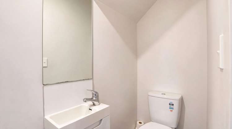 2/75 Cameron Road Hamilton East_6