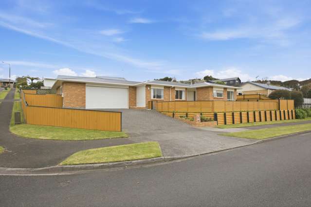 REFRESHED FAMILY LIVING - LOW MAINTENANCE APPEAL