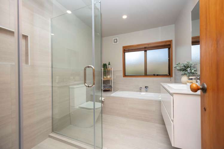 2/171 Atkinson Road Titirangi_14