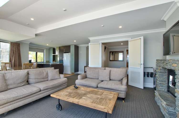 1005/34 Lake Esplanade Queenstown_6