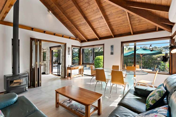 2/12 Penzance Road Mairangi Bay_1