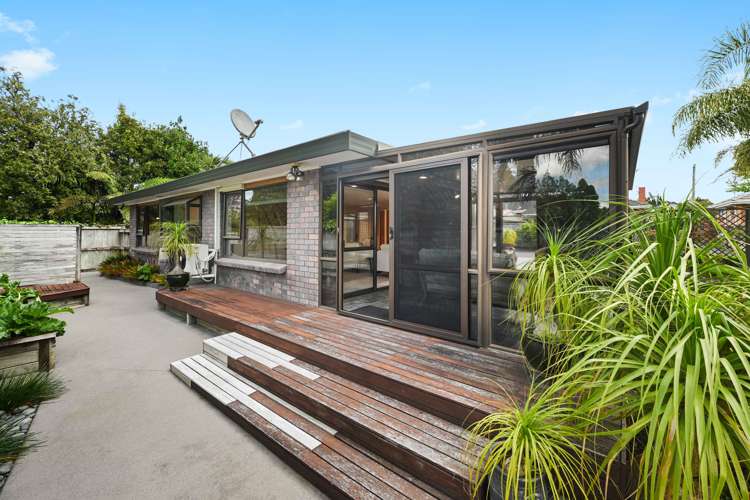 738a River Road Chartwell_11