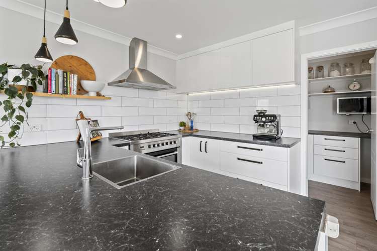 156 Endeavour Drive Whitby_6