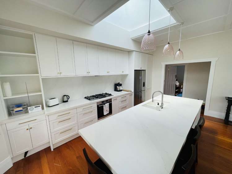 14 Hanlon Crescent Narrow Neck_4