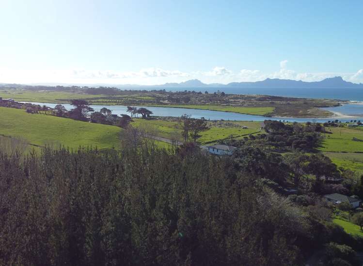 328 Cove Road Waipu_32