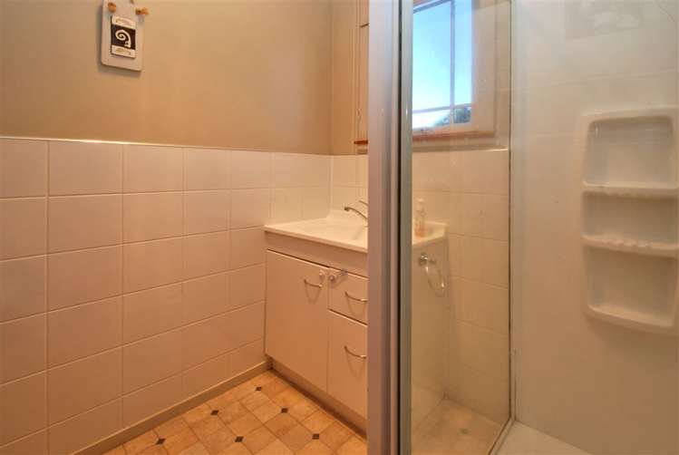 825 Ferry Road Woolston_11