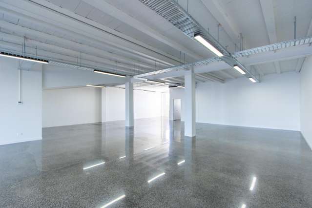 Shop 1/28 Barrys Point Road Takapuna_2