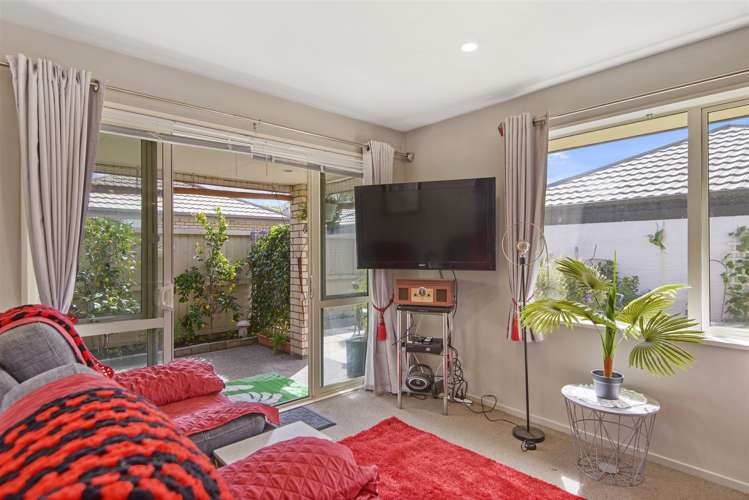 16b Achilles Street Burwood_11