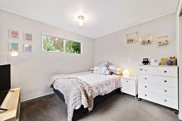 6 Swadel Way Karori_6