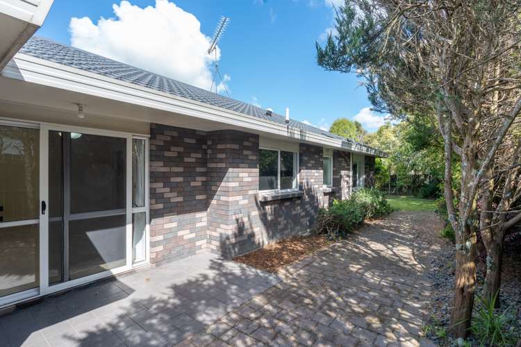 96 Dixon Road Glenview_20