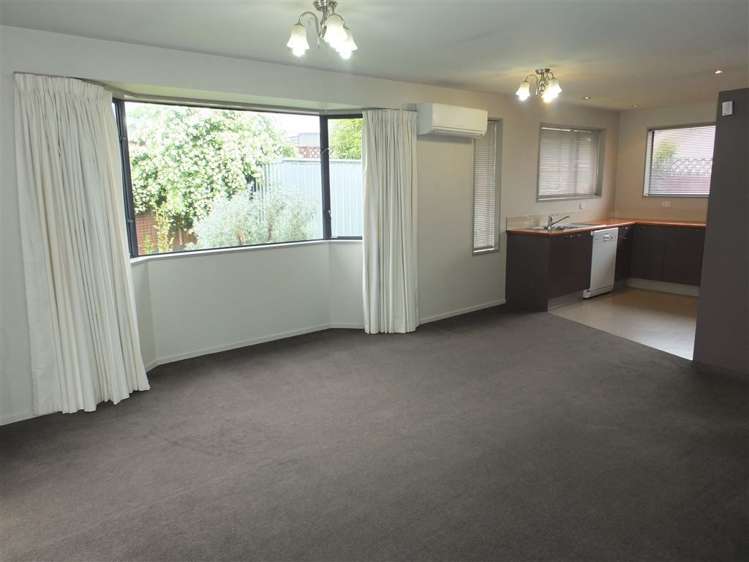 2/33 York Street Seaview_5