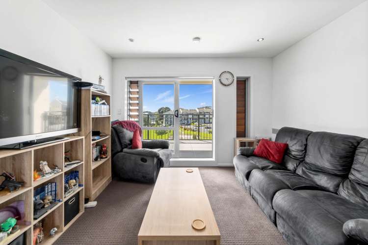 E12/71 Spencer Road Oteha_6