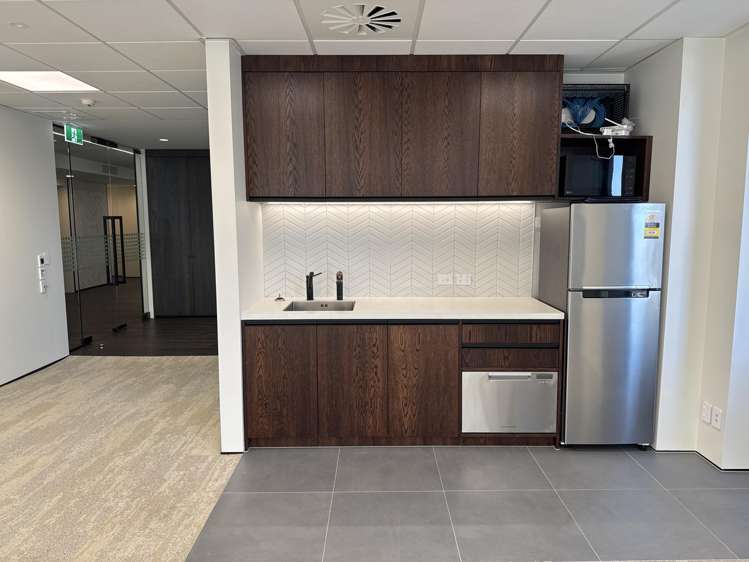 6.3/114 Lambton Quay Wellington Central_6