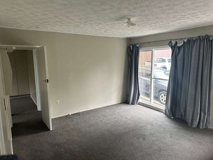 6/56A Mangere Road_0