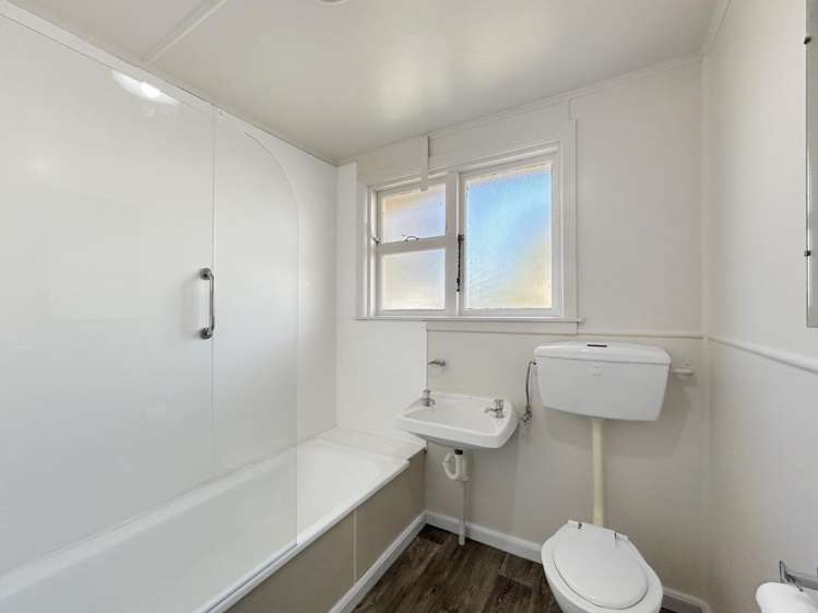 300 Conyers Street 10560_10