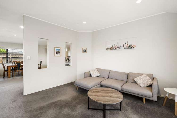 51 Queen Mary Avenue New Lynn_10