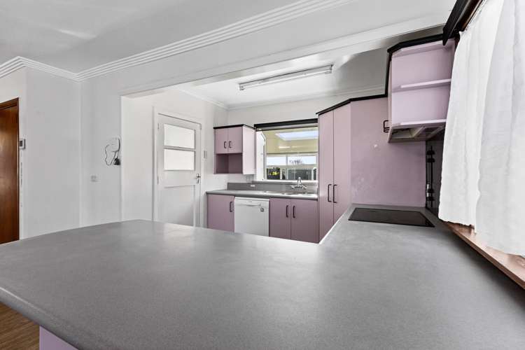 84 Glover Road Hawera_10