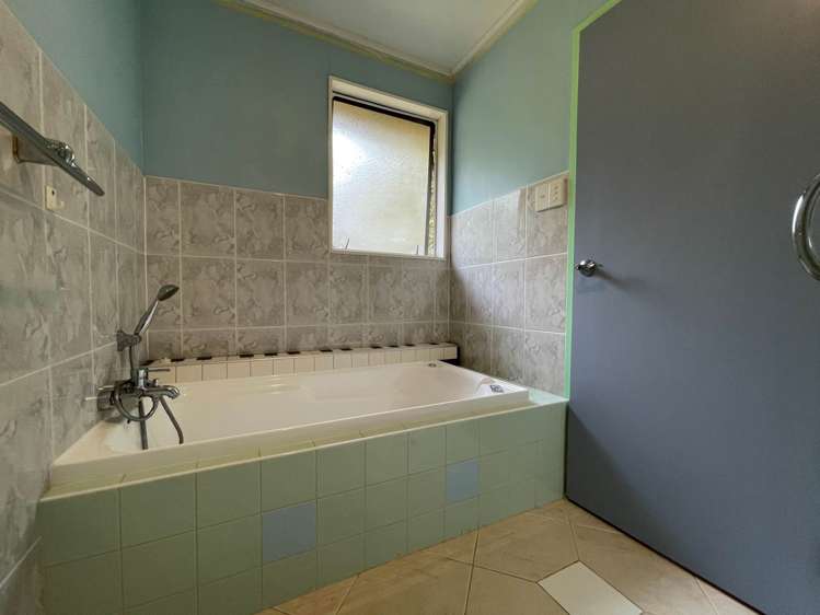 21 Theban Place Totara Vale_14