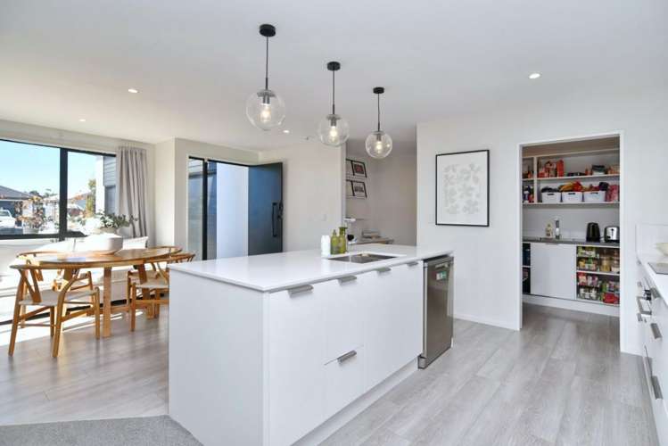 10 Jury Lane Woodend_13