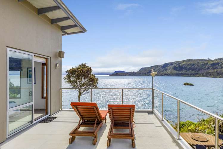 26 Whakamoenga Point_0