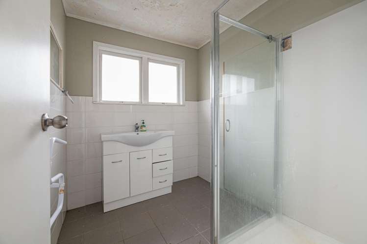 1/2 Kashmir Road Glen Eden_7