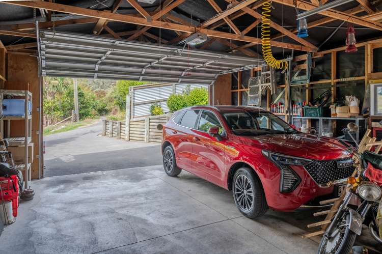 6 Kotlowski Road Takamatua_24