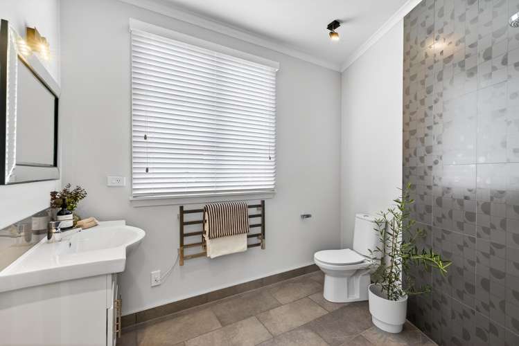 913 Lawrence Street Akina_11