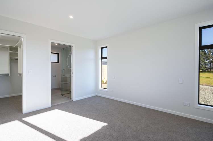 38 Hallmark Drive Richmond_13