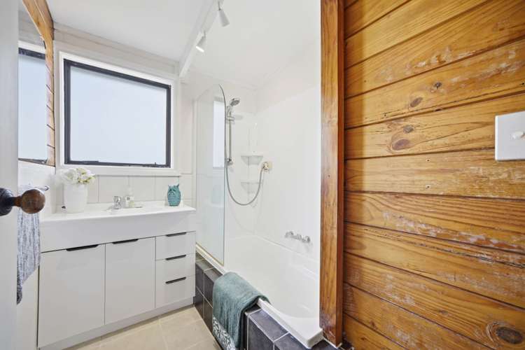 2/7 Glendhu Road Glenfield_13