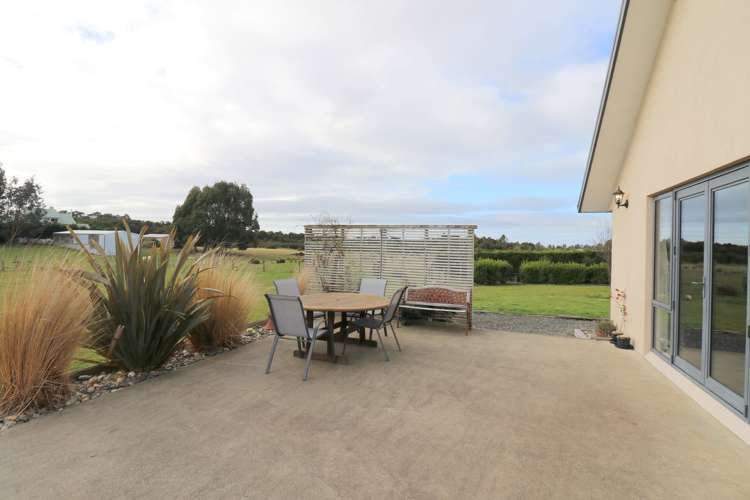 121 Mason Road Seaward Bush_25