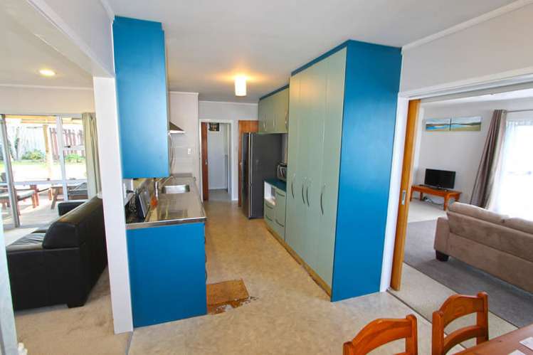 20 The Grove Titirangi_9