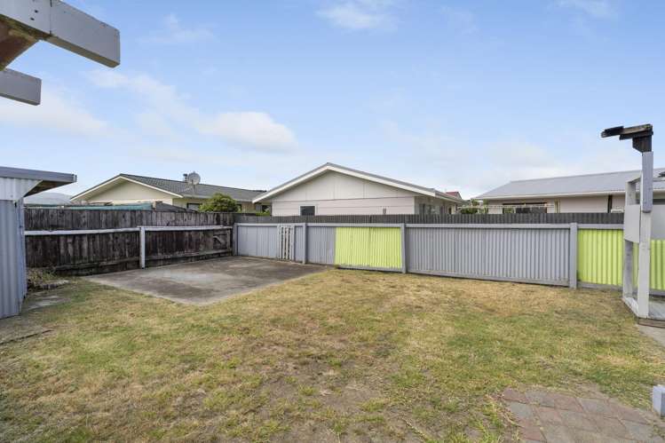 15 Hewson Crescent Otaki Beach_15