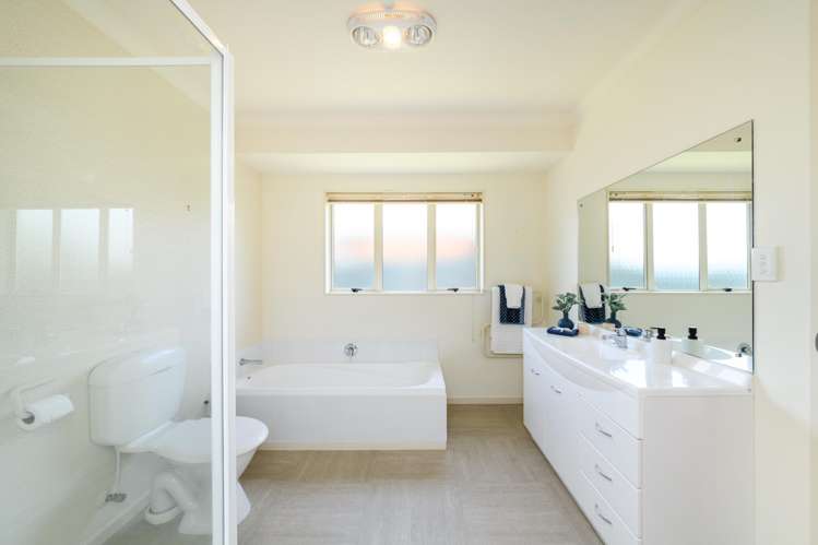 17 Brookside Close Highbury_22