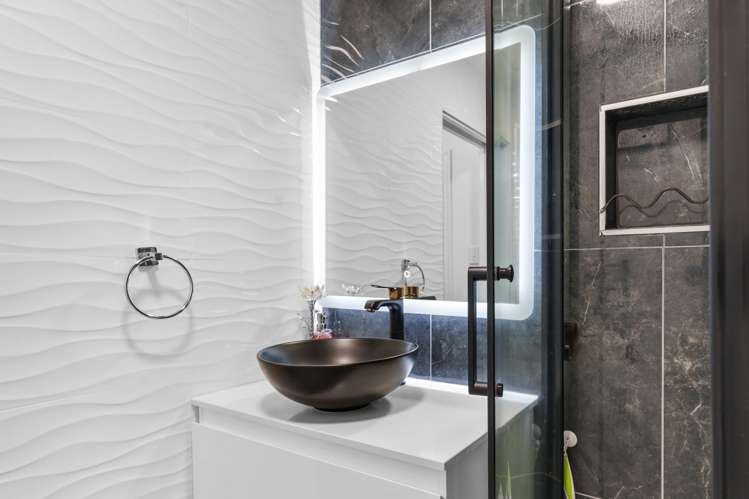 8 Karamu Crescent Wainuiomata_10