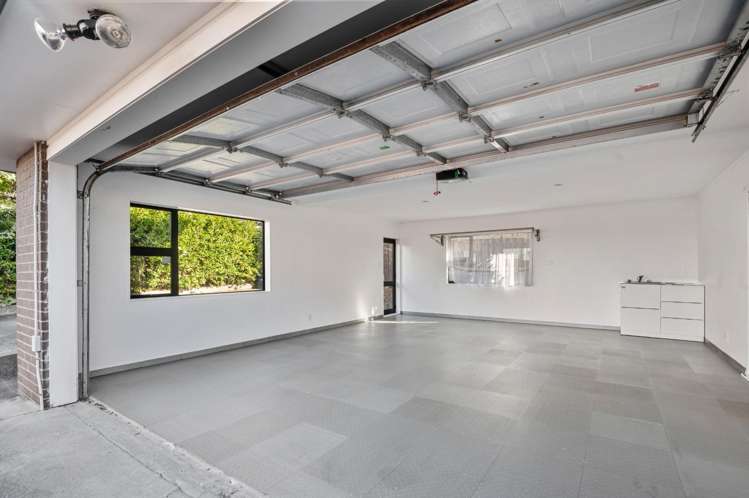 103 Golf Road New Lynn_14