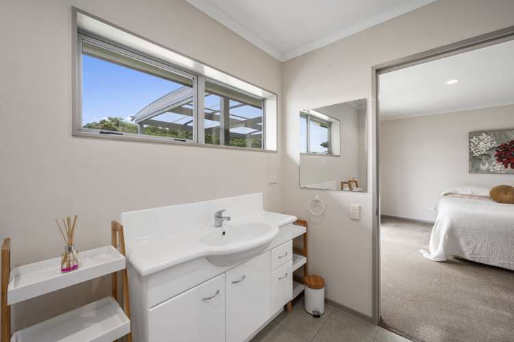 41 Pukeko Way Kinloch_9