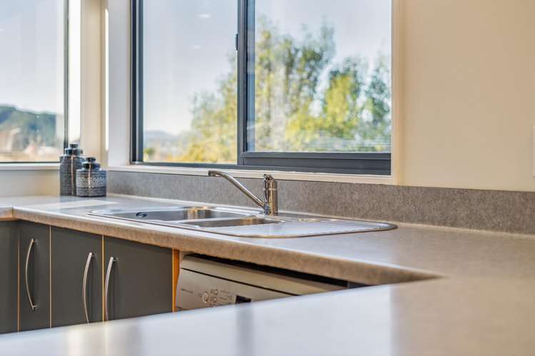 16 Birkinshaw Grove Riverstone Terraces_11