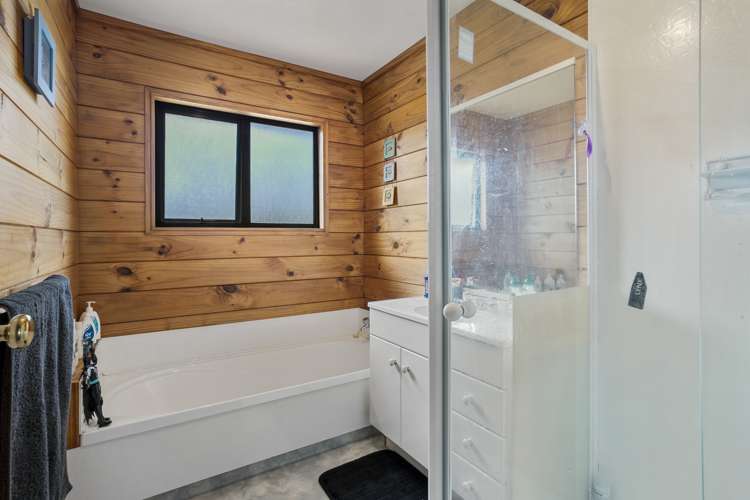 37 Shelly Bay Road Beachlands_16