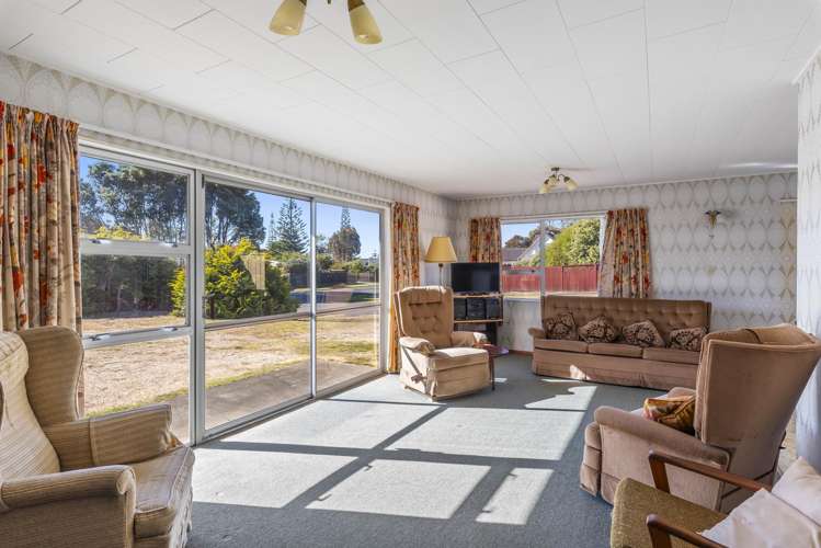 50 Queens Road Waikanae Beach_13