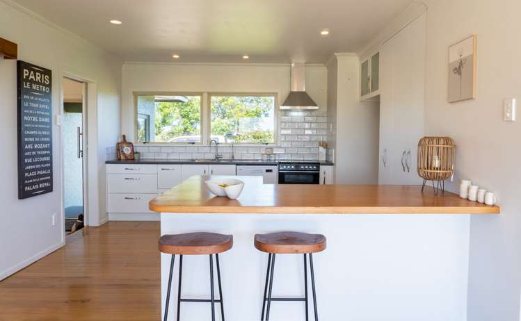 156 Pukehina Beach Road Pukehina_11