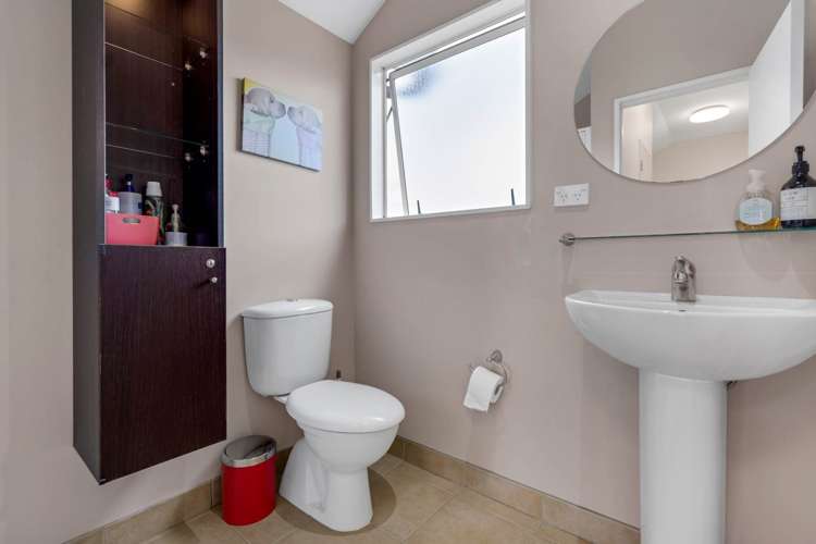 1 Kirikiri Lane East Tamaki_11