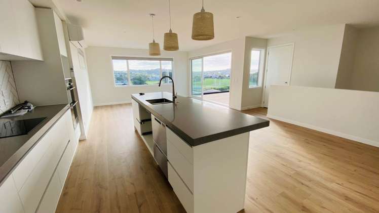 3 Waititiro Rise Stanmore Bay_4