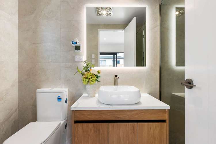 12 Mill Hill Close Flat Bush_37